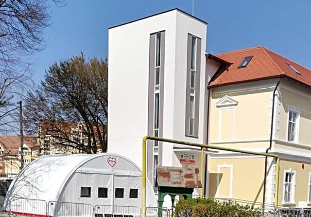 Noi corturi amenajate pentru circuitele din Spitalul Judeţean Sibiu