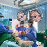 „Lumină în Blocul Operator Ortopedie” Două săli de operație din Blocul Operator Ortopedie au fost dotate cu lămpi scialitice grație unei sponsorizări private