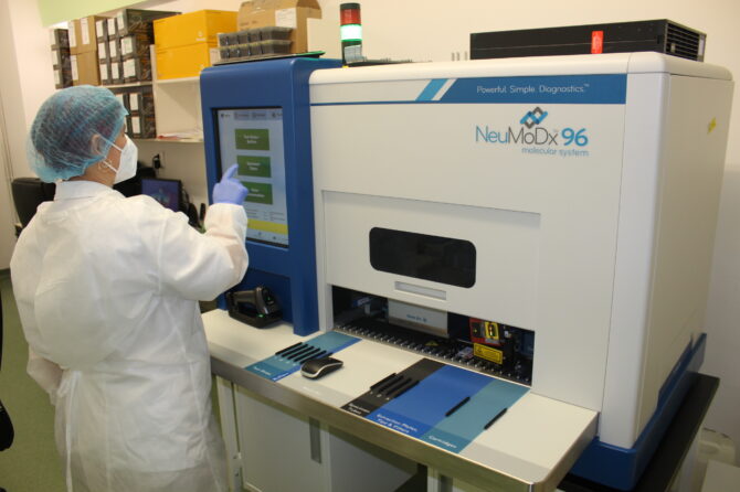 SCJU Sibiu reduce prețul testării RT-PCR la cerere pentru diagnosticarea infecției cu SARS CoV-2 la 180 lei